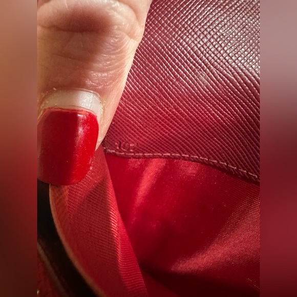 PRADA SAFFIANO RED LEATHER FLAP WALLET ON A CHAIN - Picture 2 of 8